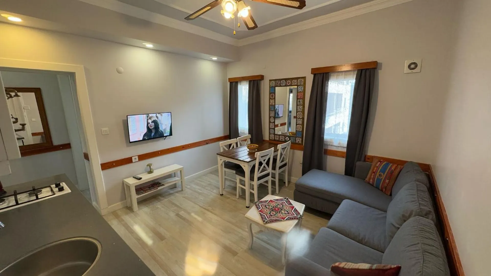 Ephesus Selcuk Castle View Suites Apartment