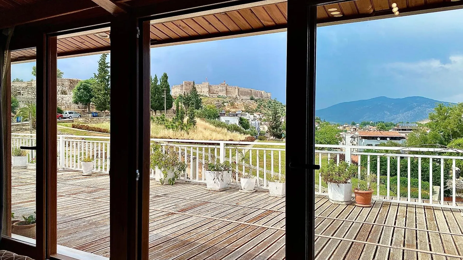 Ephesus Selcuk Castle View Suites Apartman